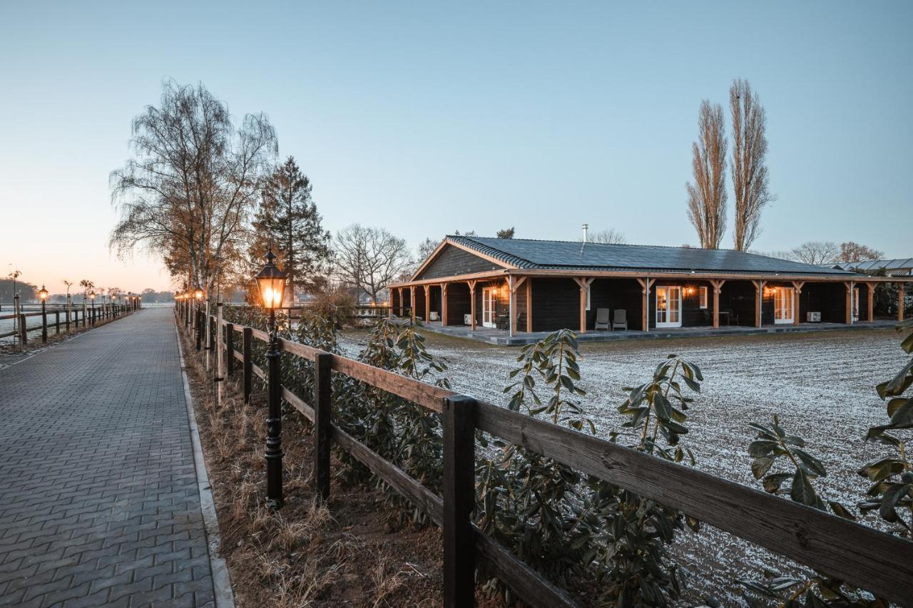 Hof Van Halle Buitenkant foto